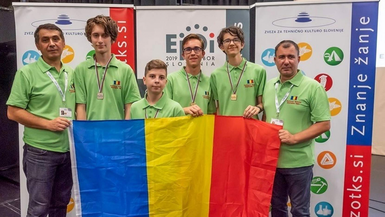 Elevii români au obținut patru medalii la Olimpiada de Informatică