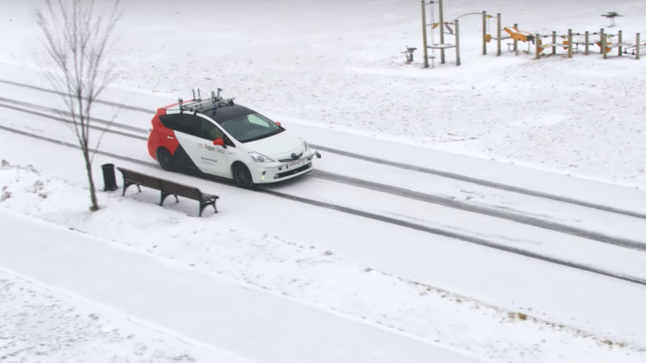 Mașina autonomă rusească nu are probleme pe zăpadă și în aglomerație