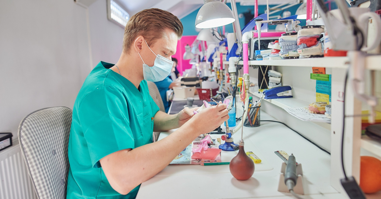 Grupul Drăghici Dental: creștere cu 30% a cifrei de afaceri în 2021