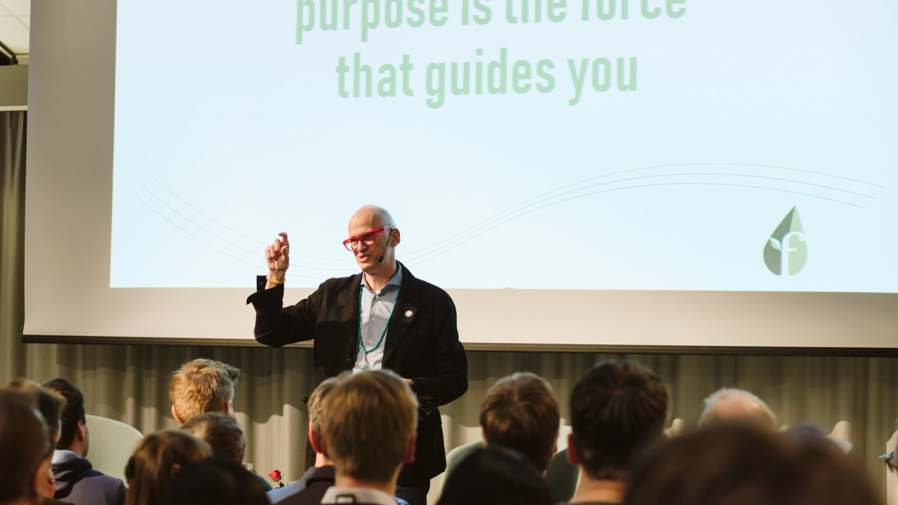 Ressi, FI: „Replace Facebook with something good for humanity”