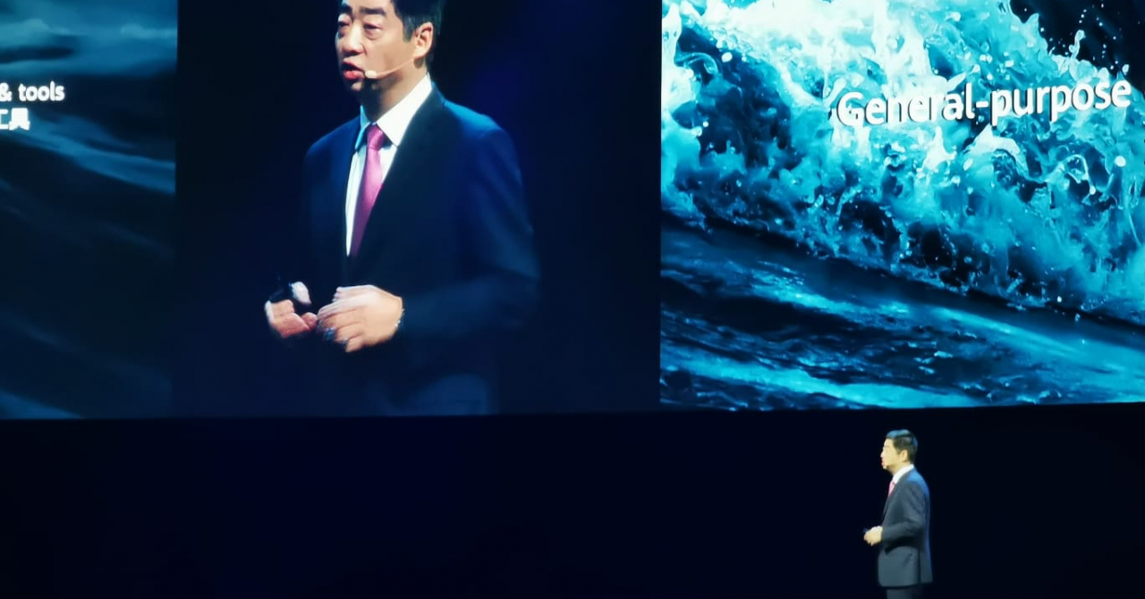 Huawei nu mai vrea tehnologia în turn de fildeș, ci accesibilă tuturor