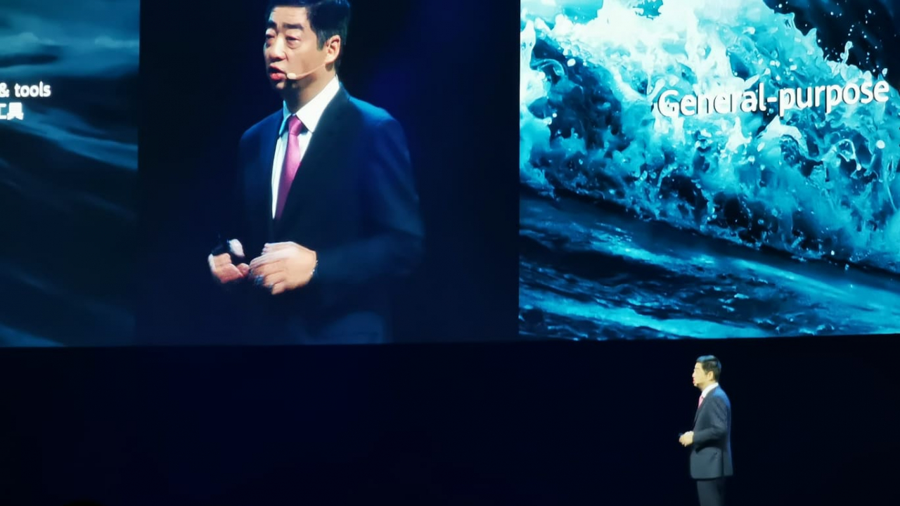 Huawei nu mai vrea tehnologia în turn de fildeș, ci accesibilă tuturor