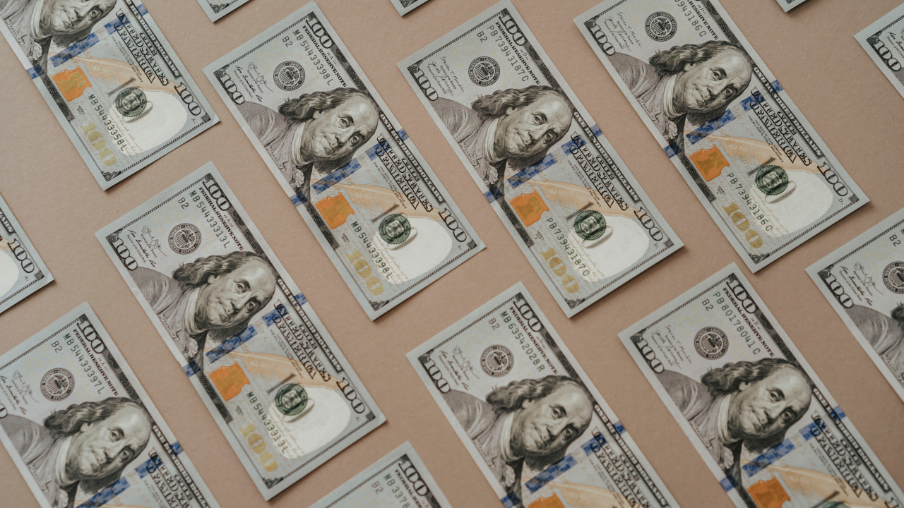 Trei startupuri cu fondatori români, finanțări în valoare de aproape 2 mld $