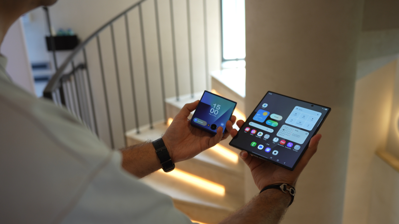 Samsung Galaxy Z Flip8: ecran fără cută, baterie de 4.000mAh și aceleași dimensiuni de display