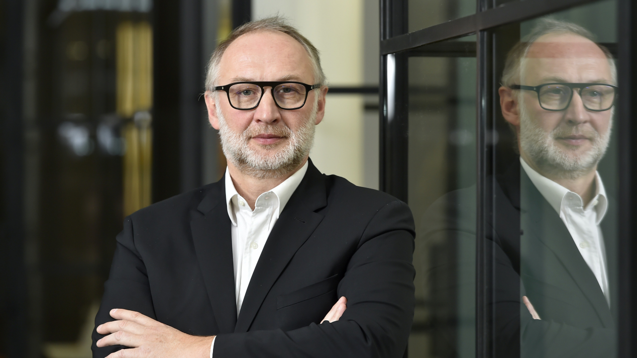 Compania românească DocProcess deschide birou la Paris. Digitalizează companiile