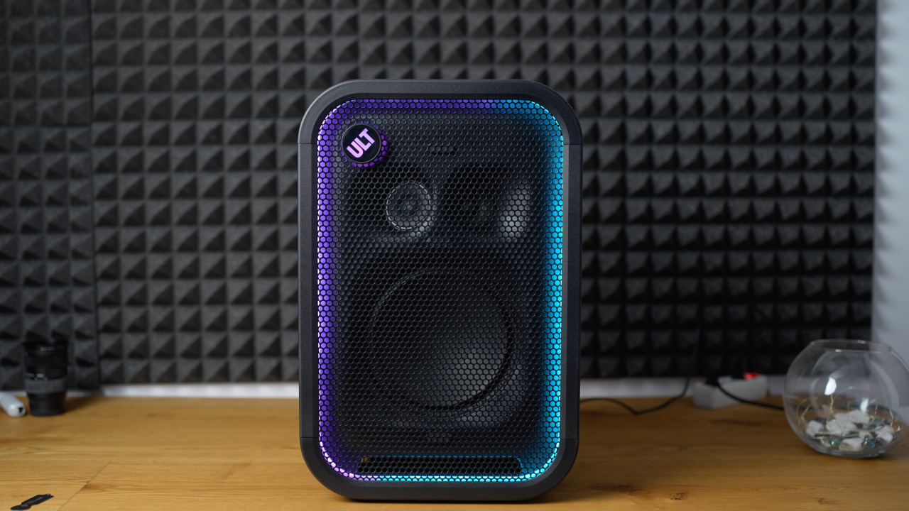 ULT Tower 5, ULT Tower 7 și ULT Tower Max: boxe portabile de karaoke și petrecere cu autonomie mare și bass