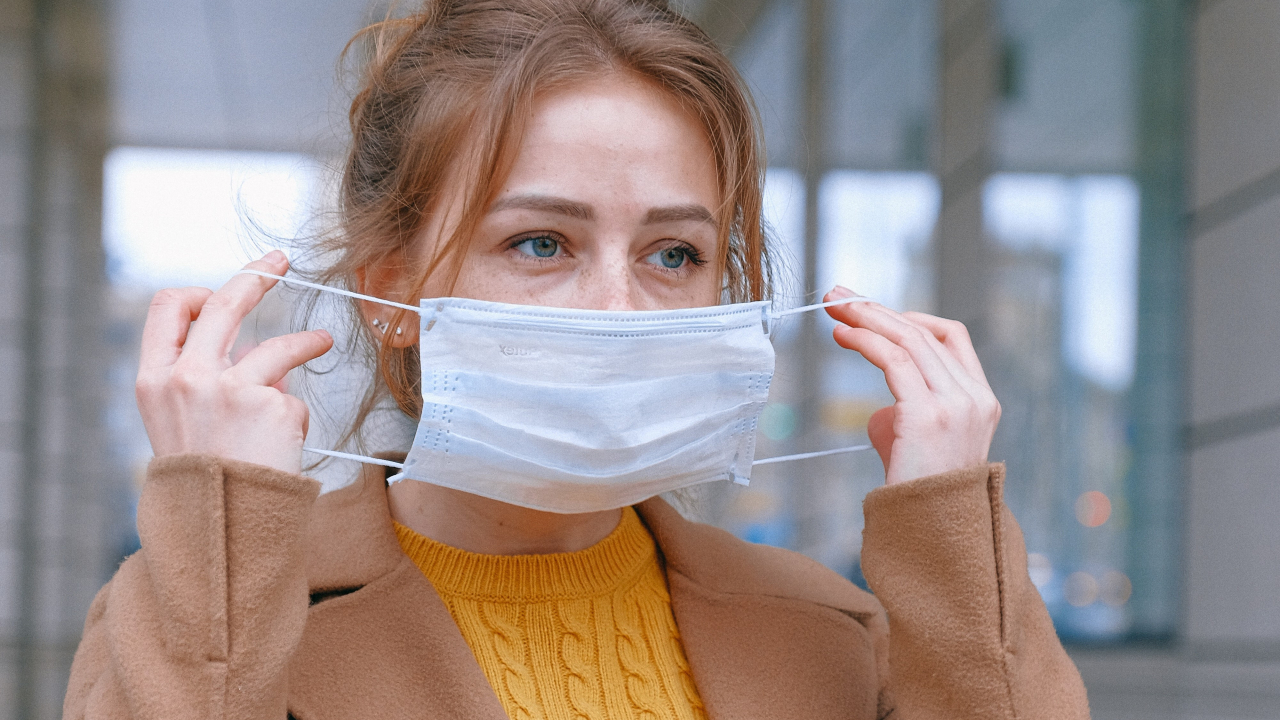 eMAG pune la vânzare peste 7 milioane de măști, fără adaos comercial