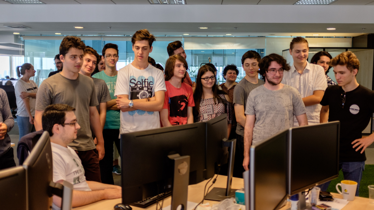 “Semizeii” de la Vianu: elevii creatori de jocuri care salvează planeta