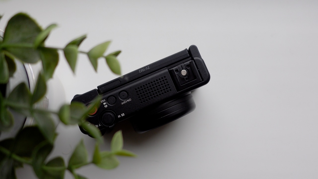 Sony lansează noua cameră de vlogging cu obiectiv superangular cu zoom, ZV-1 II