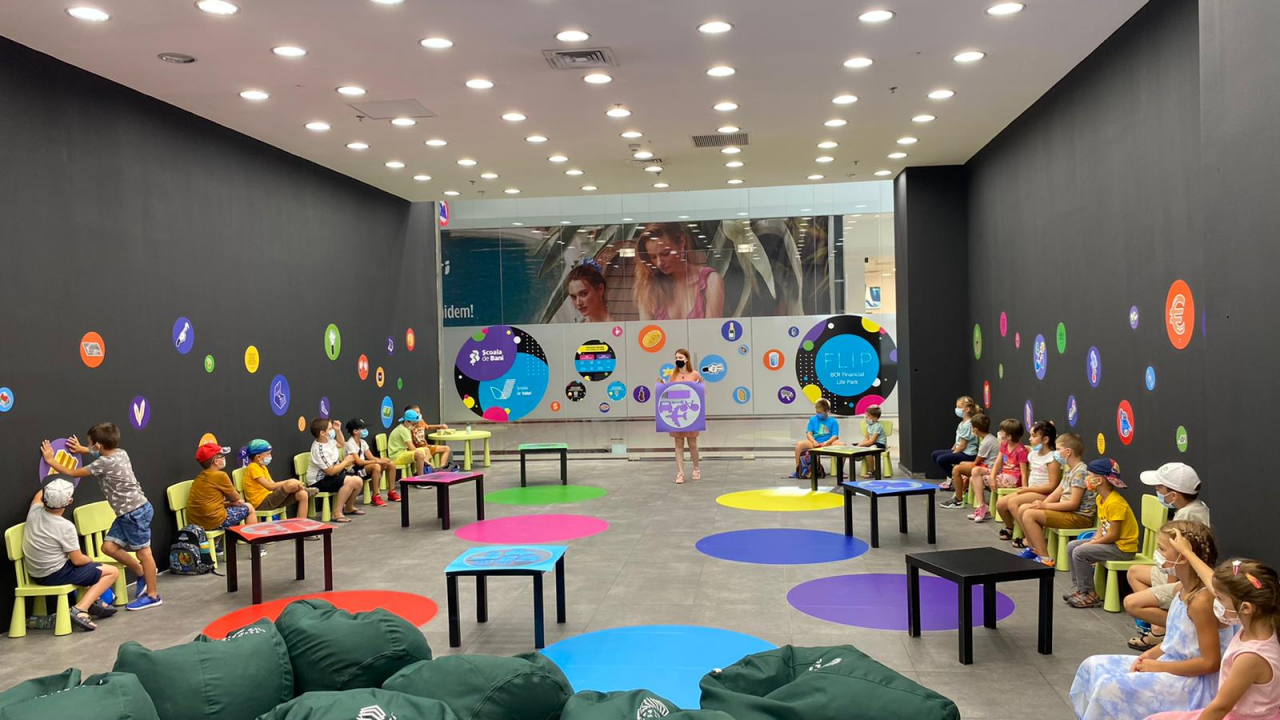 Școala de Bani: ateliere de educație financiară în mall-uri&spații de coworking