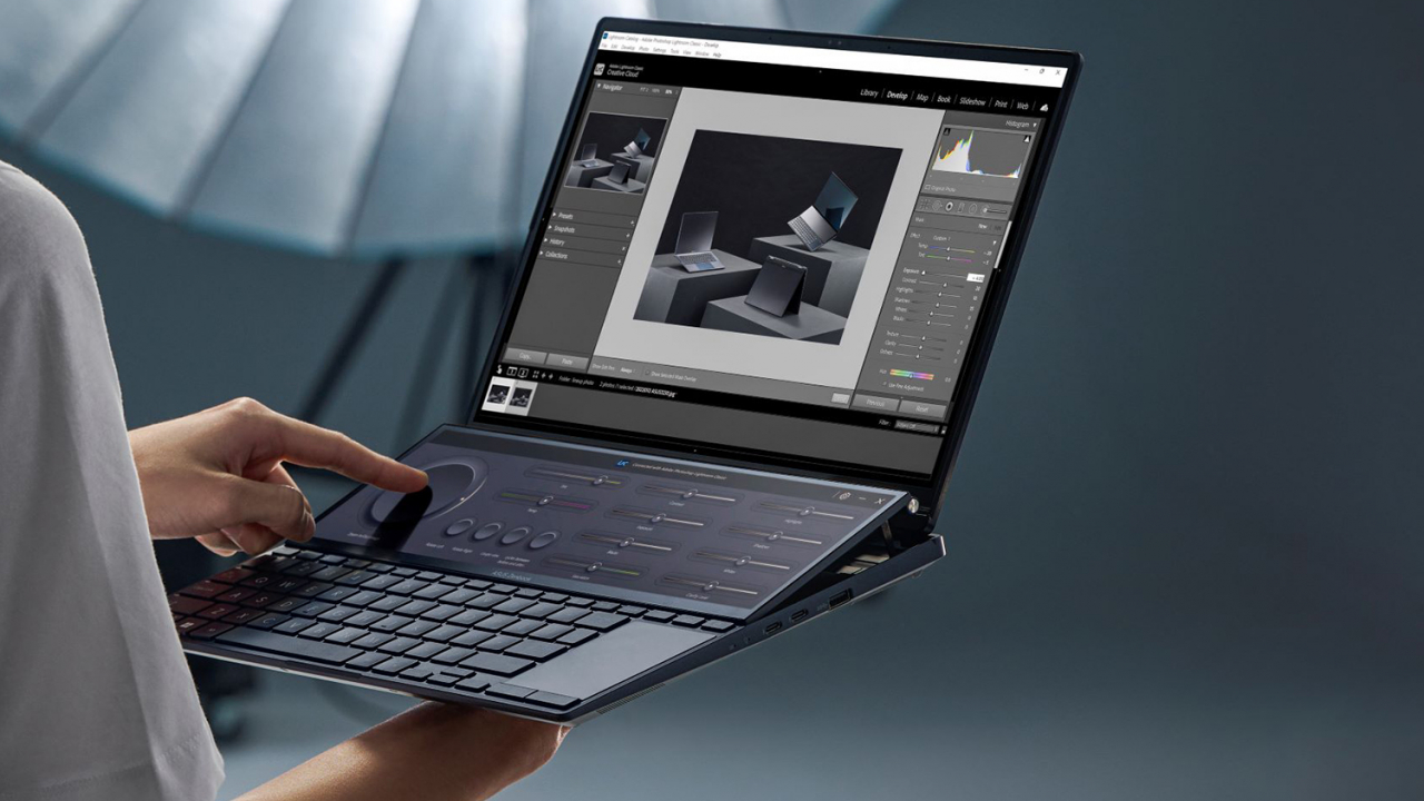 ASUS a prezentat noul său laptop cu două ecrane - Zenbook pro 14 Duo OLED