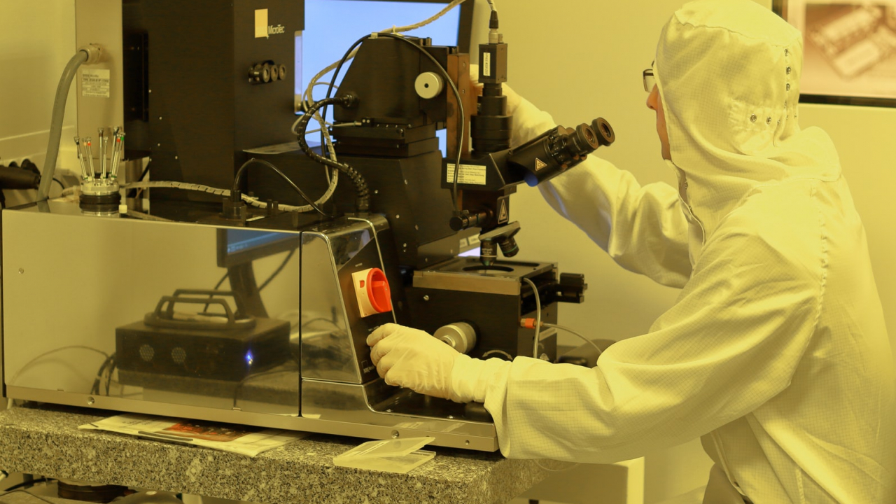 Workshop online și gratuit despre nanotehnologie organizat de Politehnică