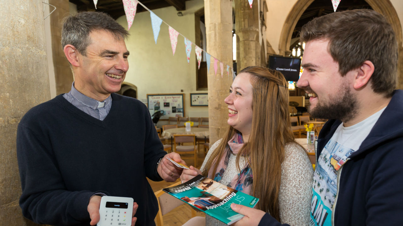 Convertire la digital: Biserica introduce donațiile contactless