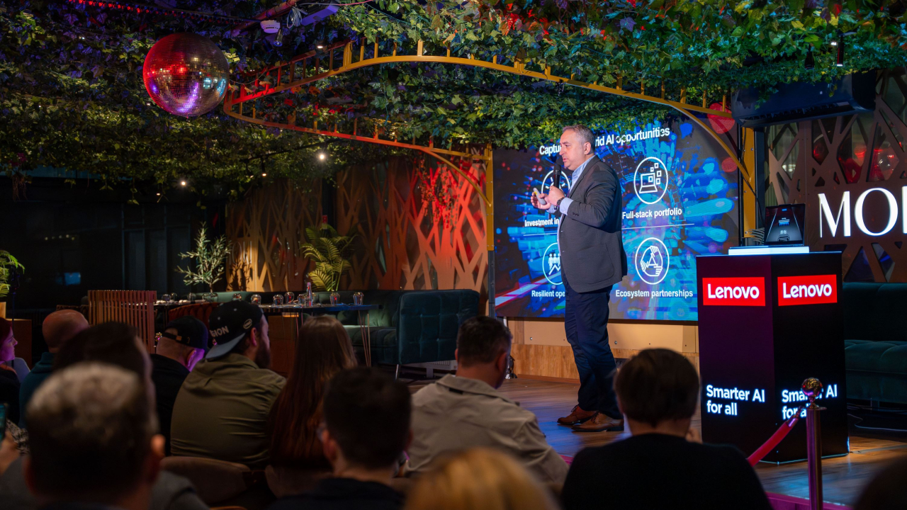 Lenovo Thinkpad X9 Aura Edition e oficial în România de la 7.000 de lei