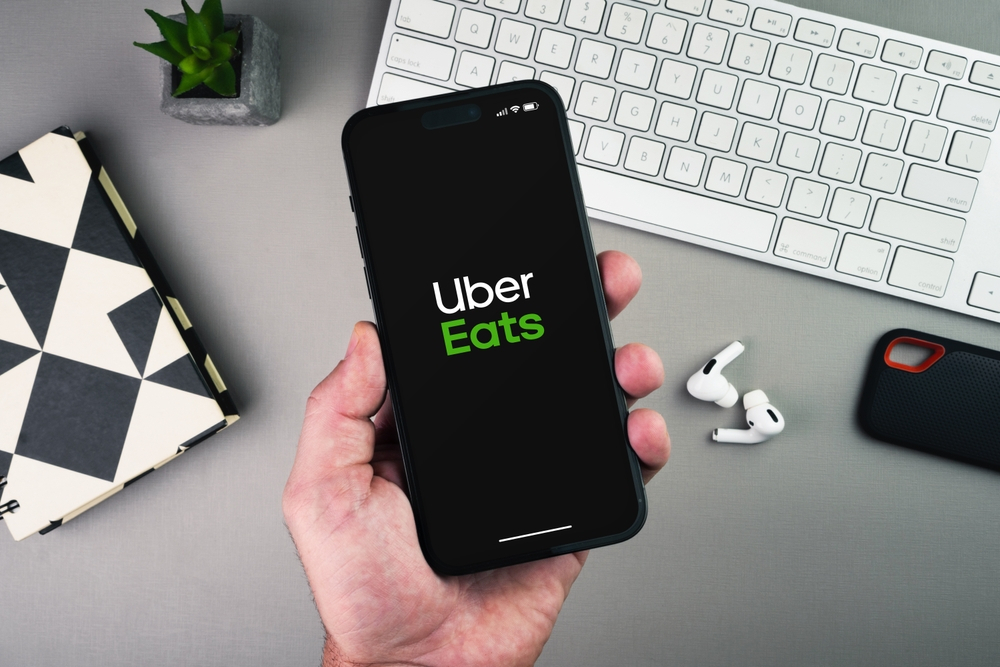 Uber vrea să cumpere grupul Delivery Hero, care deține și Wolt