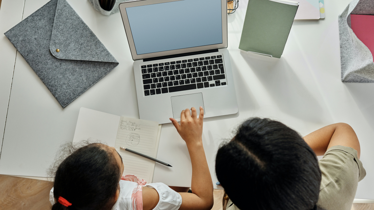 Kids in Tech, platforma pe care elevii învață gratuit limbaje de programare