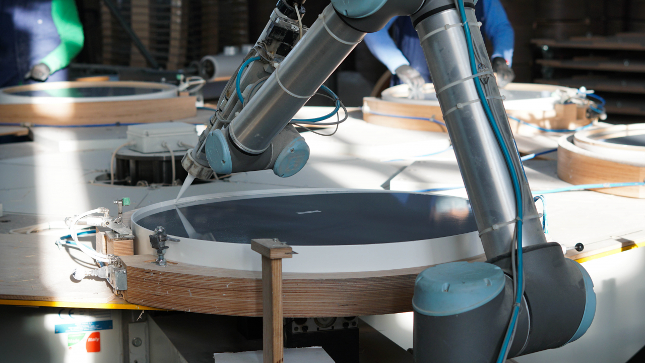 Roboți colaborativi: industrii și aplicații automatizate în România