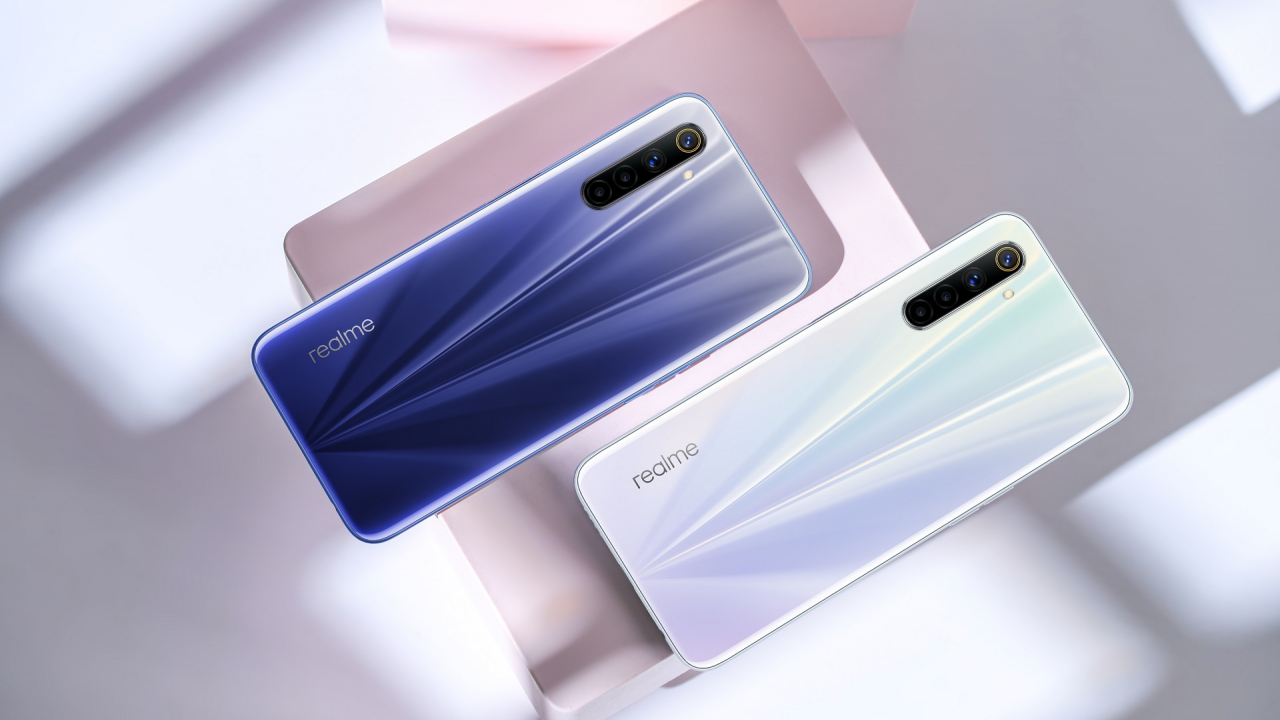 Telefoane ieftine și bune pentru 2021: realme 6 este disponibil în România