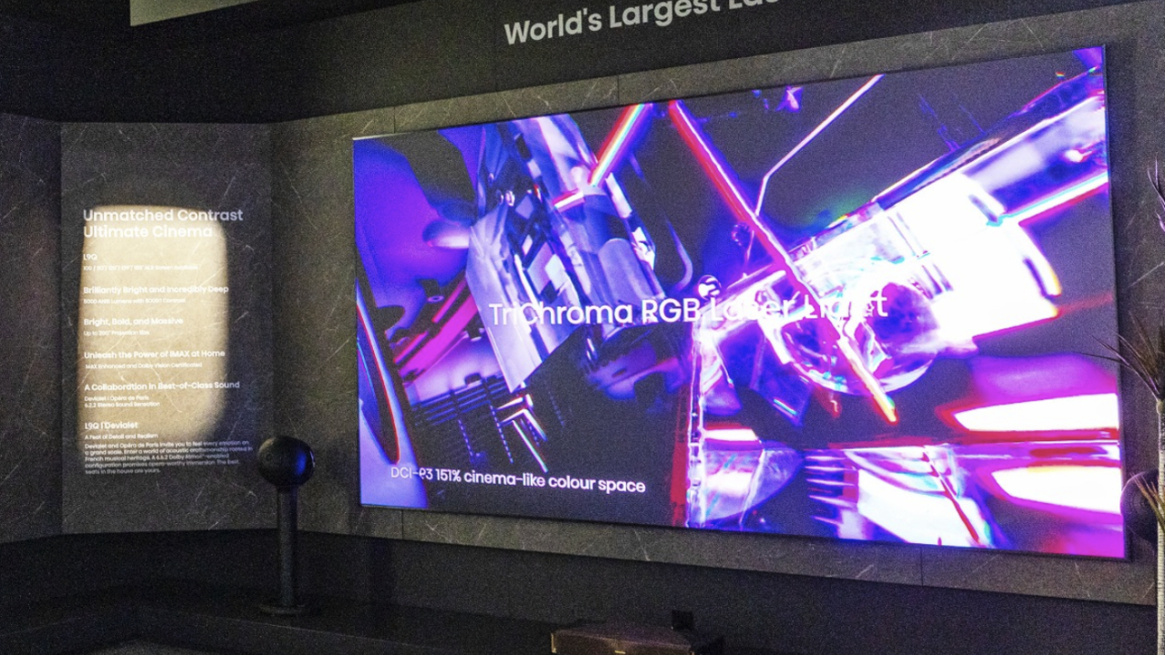 Hisense adaugă o nouă "culoare" pixelilor din televizoarele sale. Ce înseamnă RGB MiniLED evo? | <span class="title-highlight">CES 2026 Las Vegas</span>