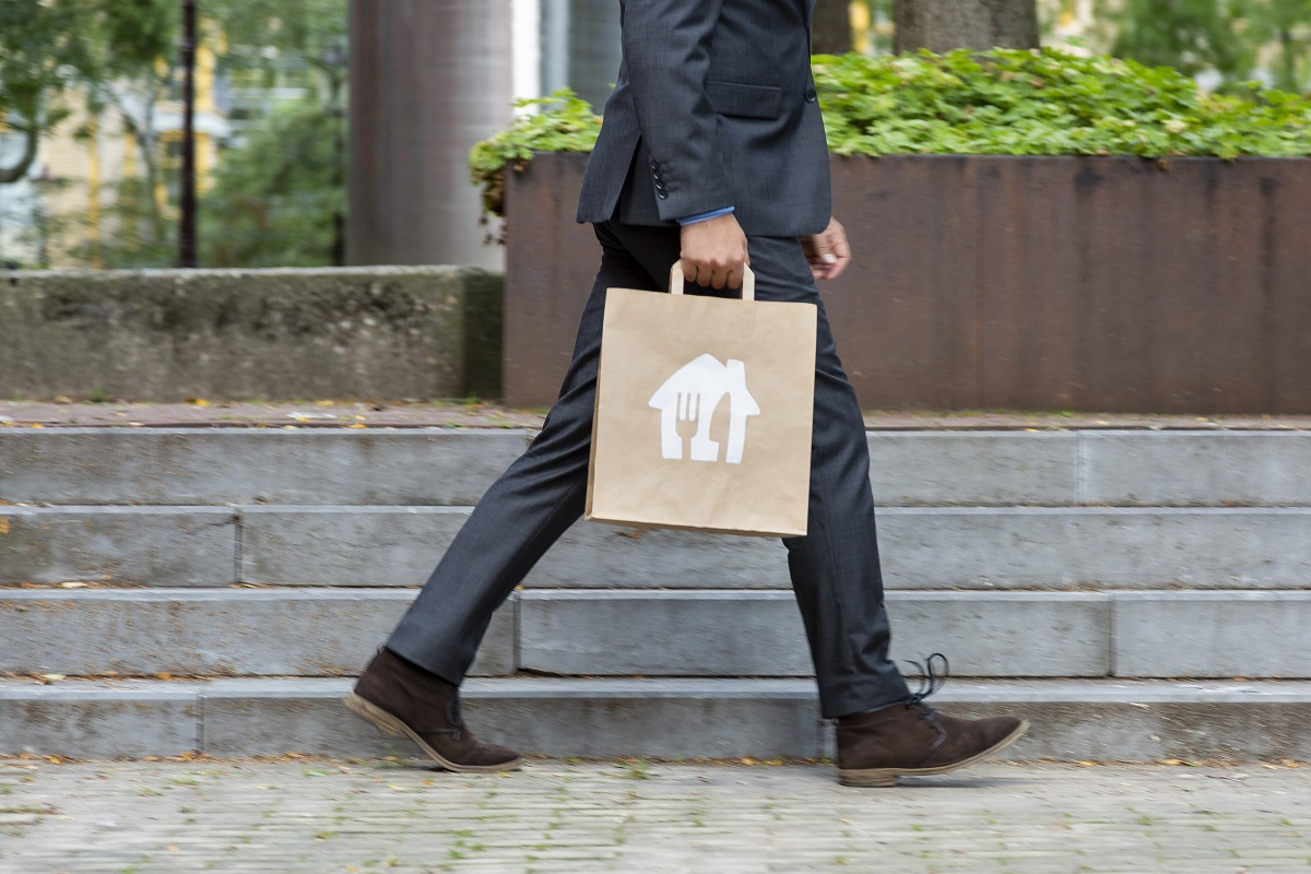 Takeaway lansează un serviciu corporate de tip indemnizație digitală pentru masă