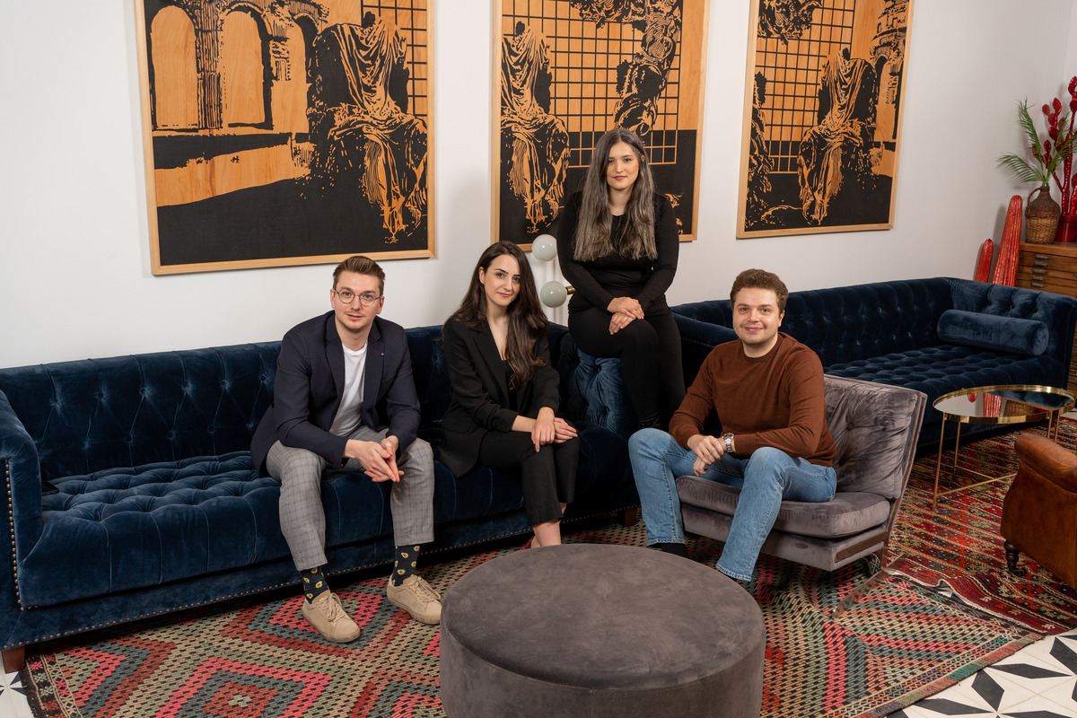 VAUNT Launches Spotlight, the AI Solution that Generates Residential Interactive 2D Tours