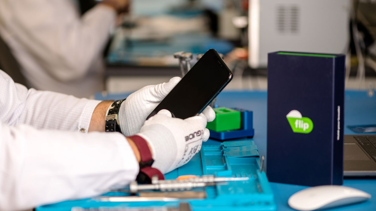 Flip.ro: peste 18 milioane euro clienților care și-au vândut telefoanele pe site