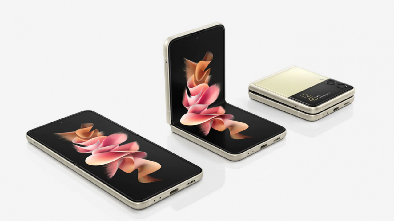 Samsung spune că oamenii preferă telefoanele ce se pliază precum Flip