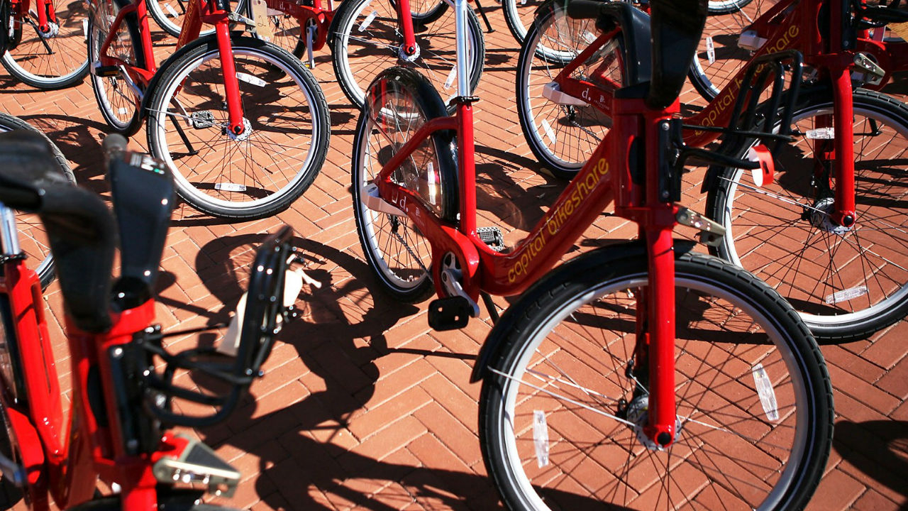 Rivalul lui Uber cumpără cea mai mare companie de bikesharing din SUA