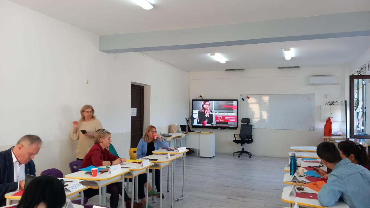 Ascendis intră pe nișa proiectelor de digitalizare în școli