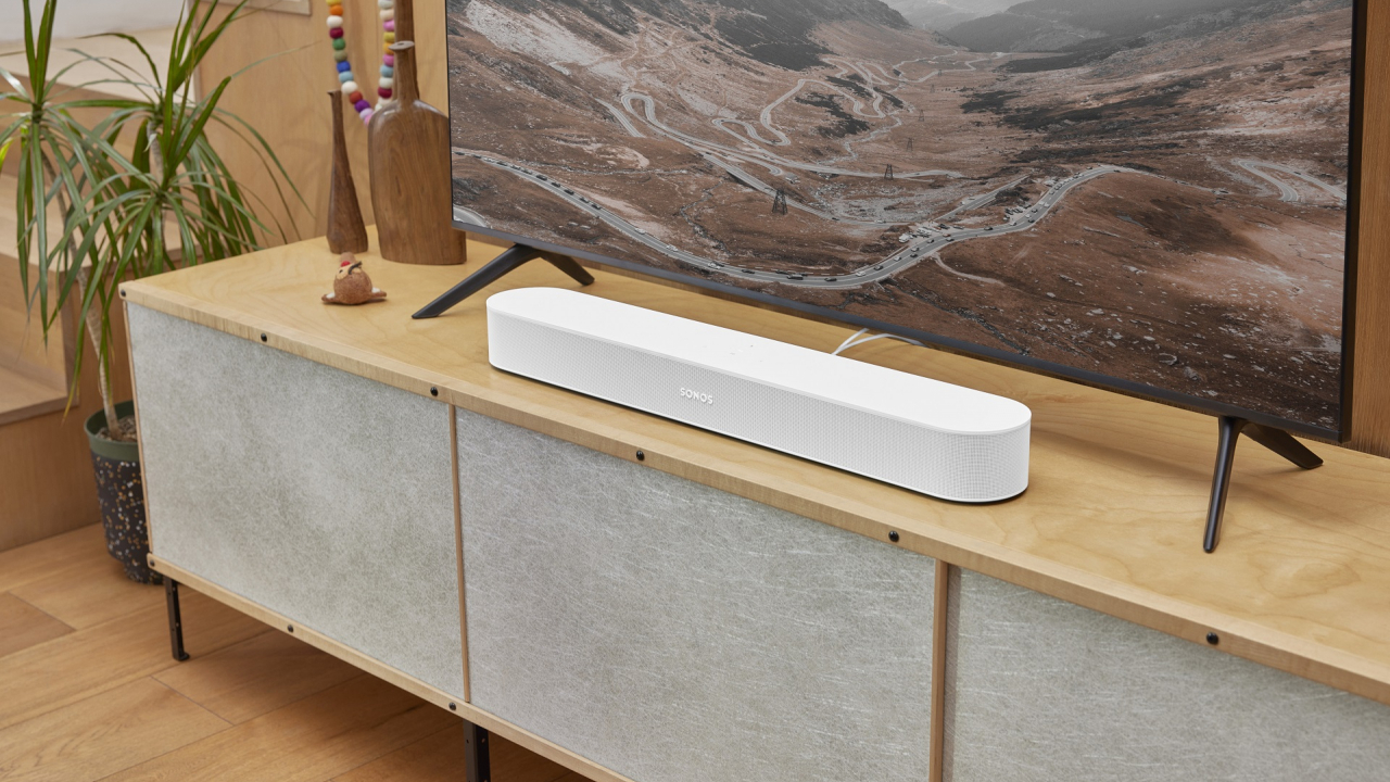 Sonos lansează un nou soundbar Beam, cu suport pentru Dolby Atmos