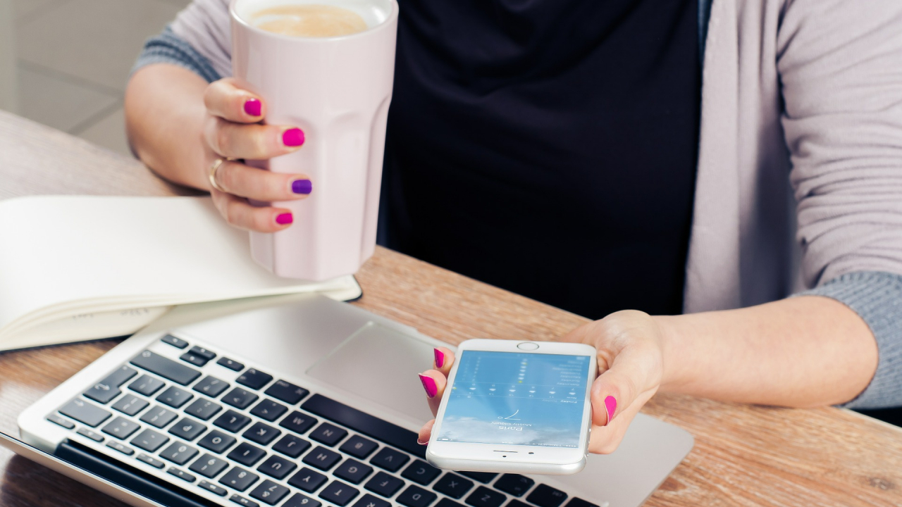 Când vor fi eliminate diferențele salariale dintre femei și bărbați