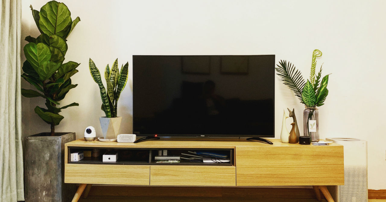 Televizoare smart la reducere: prețuri mai mici chiar și cu 60%