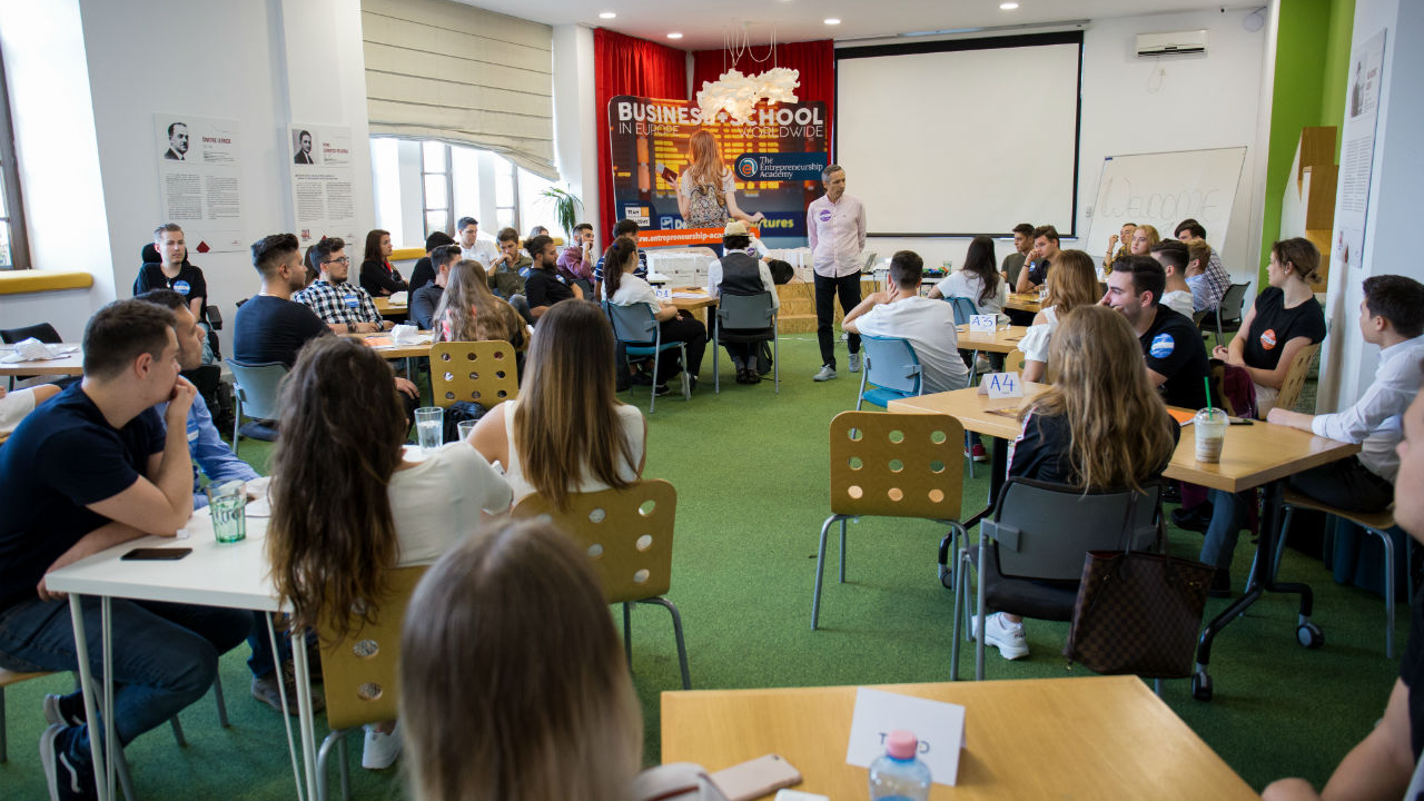 Încep cursurile la Facultatea de Antreprenoriat. Ce învață studenții