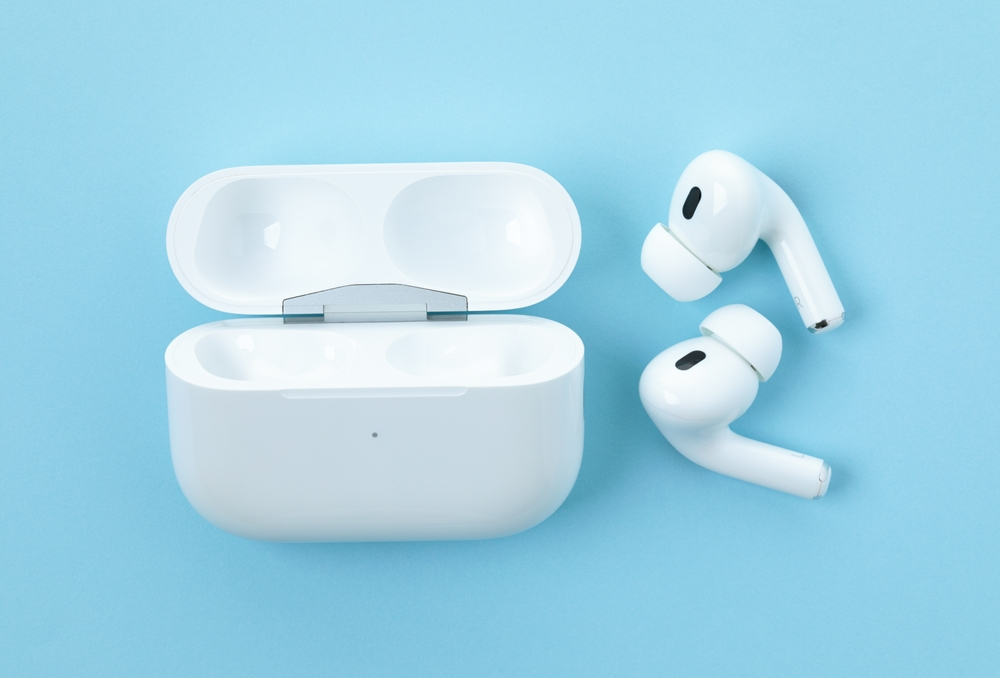 Căștile tale Apple pot traduce la fel de bine o conversație ca noile AirPods Pro 3