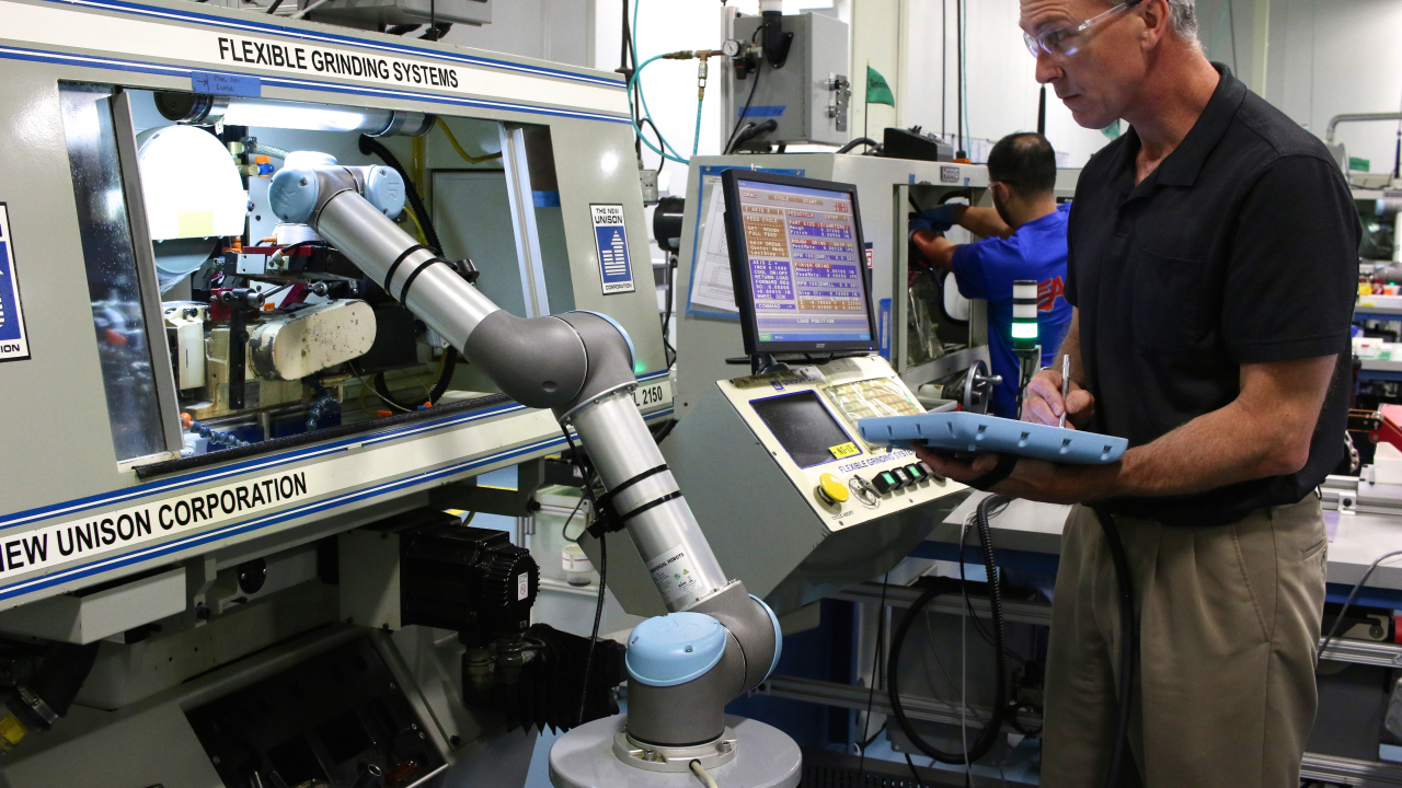 Soluție pentru IMM-uri și startup-uri: spune-le roboților ce să facă