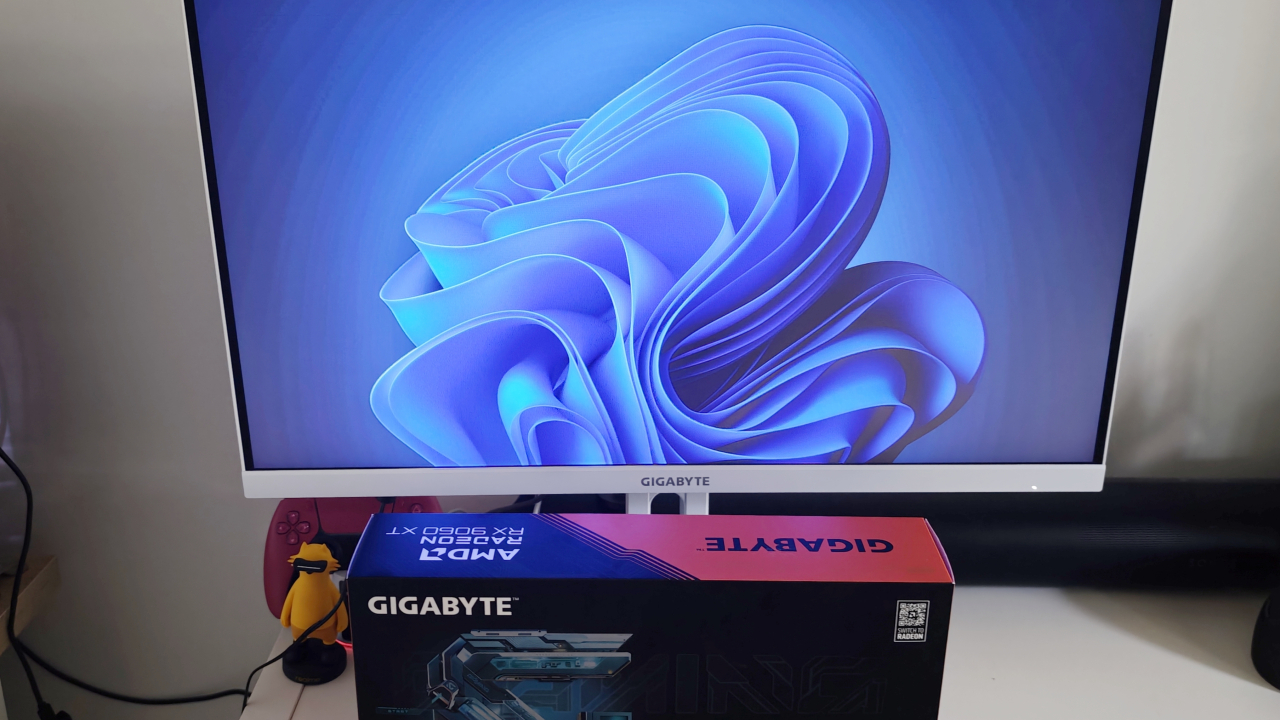 AMD Radeon 9060 XT + GIGABYTE M27QA - pachet bun și accesibil pentru creație și gaming