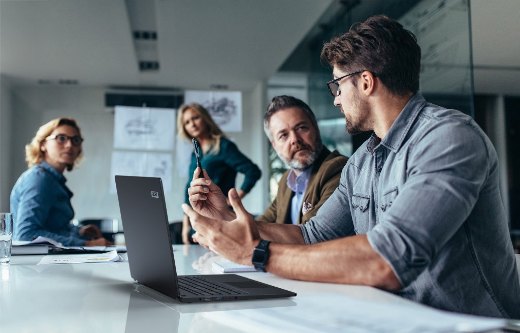 Acer TravelMate P6: baterie mai puternică într-un design ultra-subțire