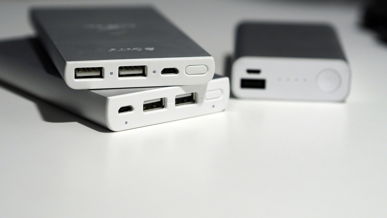 Baterii externe ieftine: Power bank-uri mari la prețuri mici