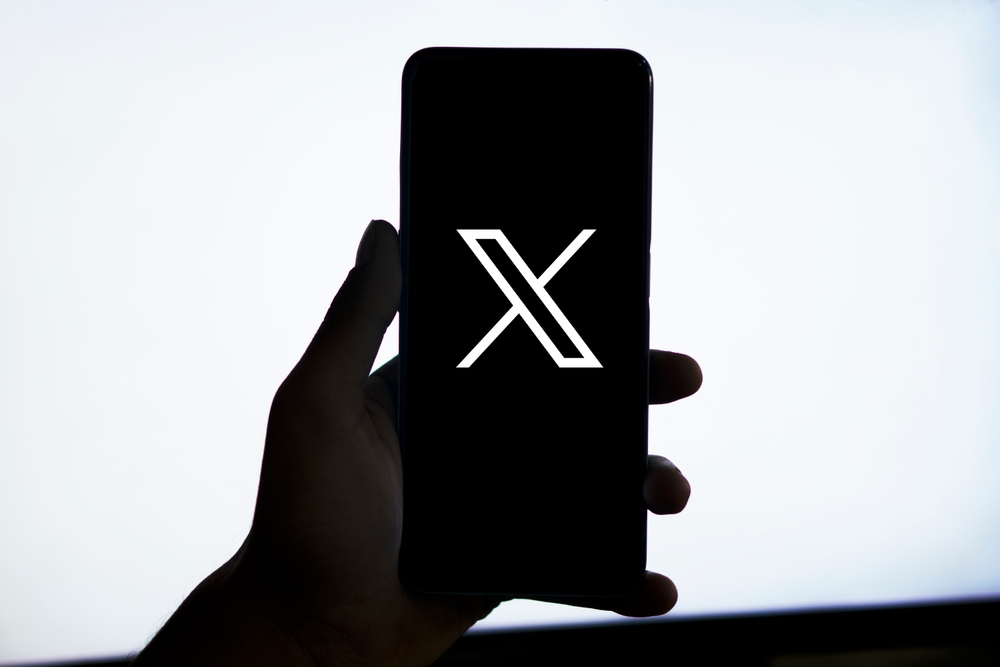 X dublează prețul la abonamentul Premium+ pentru a avea acces la AI-ul Grok 3