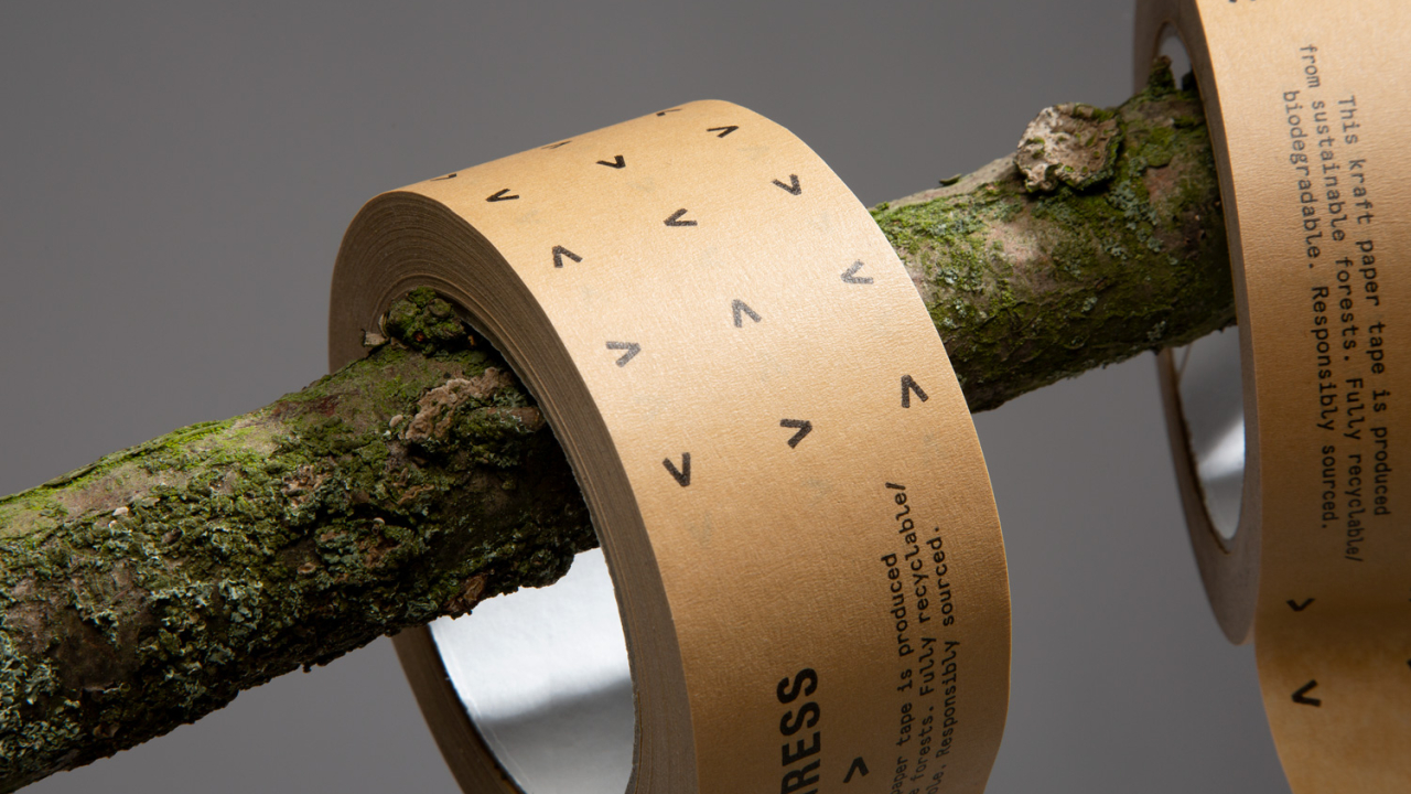 De ce să alegi scociul de hârtie pentru ambalarea coletelor?