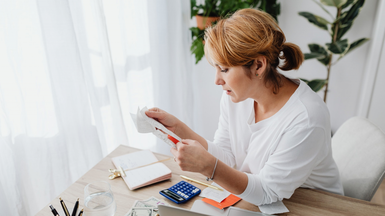 Jumătate din companiile din România vor continua cu munca hibridă