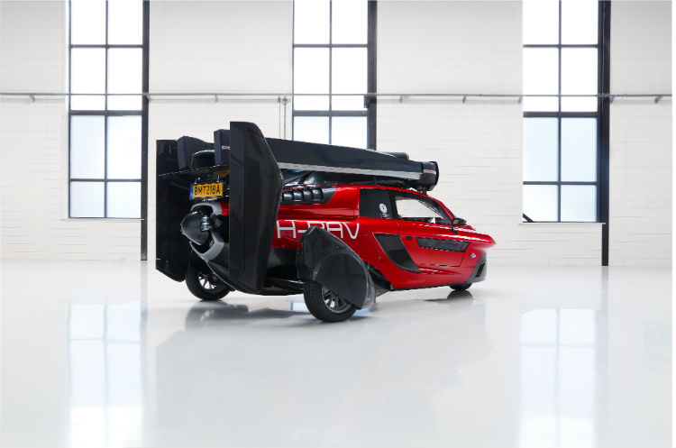 Acum puteți cumpăra prima mașină zburătoare din lume