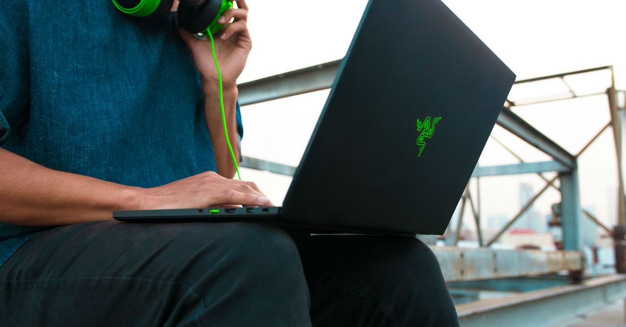 Razer mai taie din ele și scoate cel mai mic laptop de gaming din lume