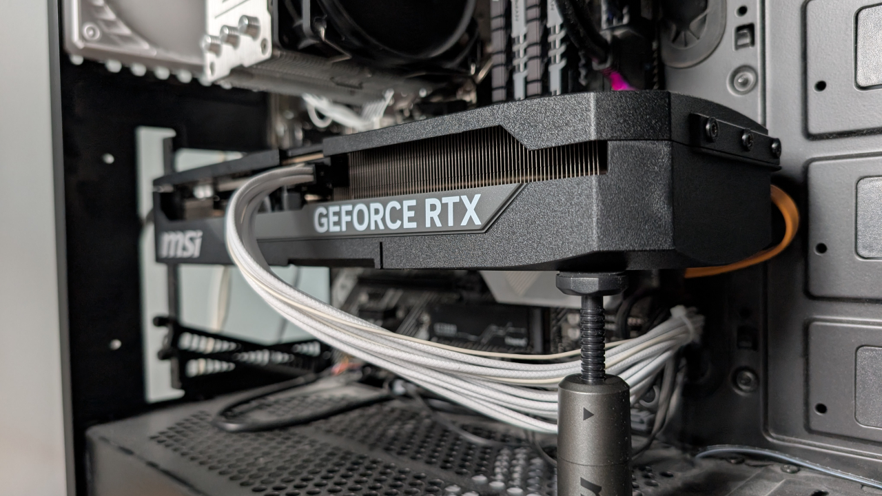 REVIEW MSI Shadow 3x GeForce RTX 5080 - îmbunătățiri pentru creatori și gameri