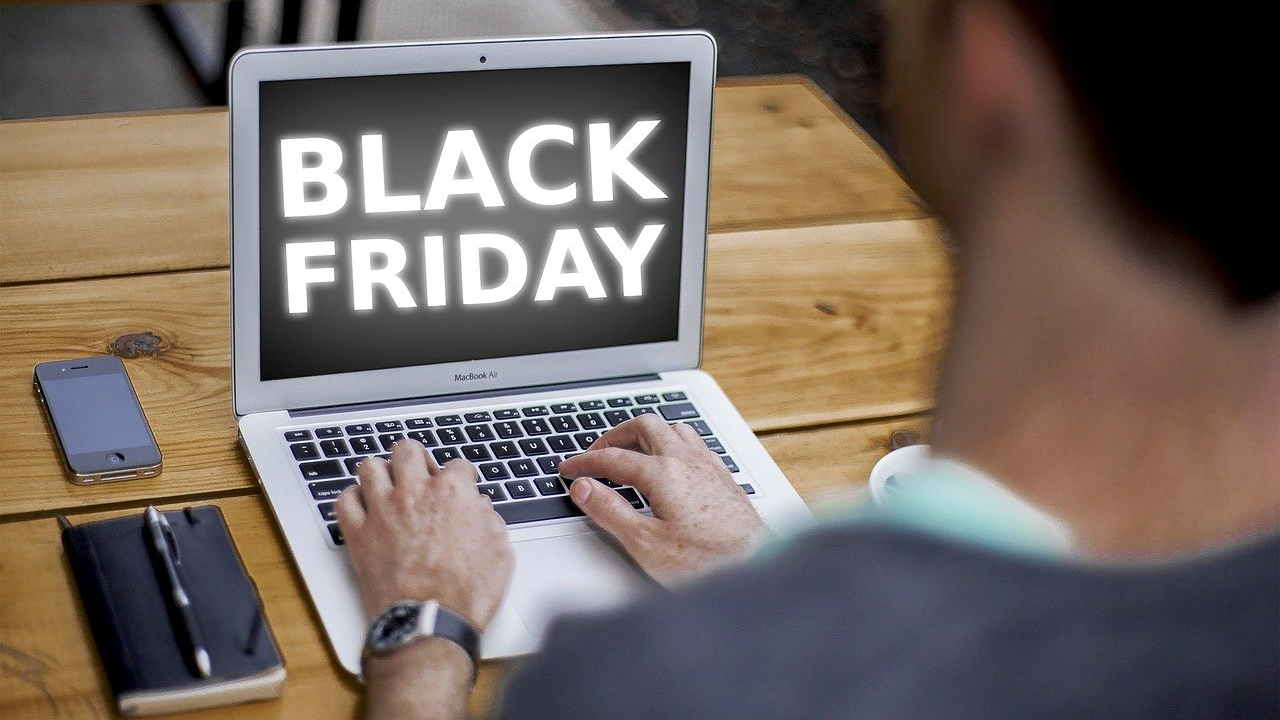 Black Friday și Cyber Monday au crescut vânzările globale de software