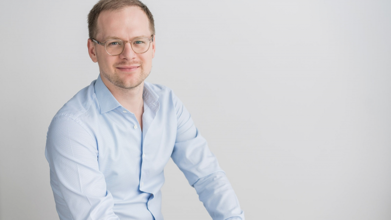 Plastic is (not) fantastic. Reinventarea românilor de la Promateris