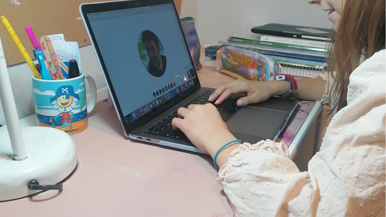 Coronavirus | Cum pot primi școlile din România videoconferințe prin Cisco Webex