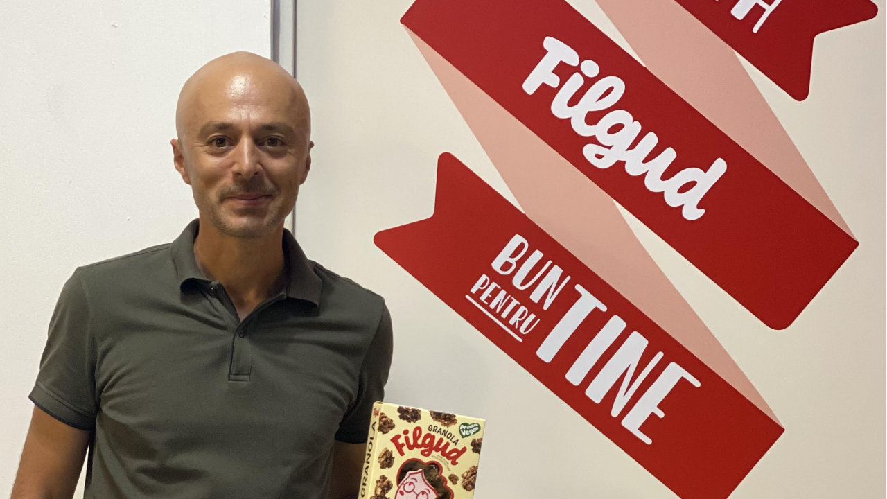 Cum vrea Andrei Roșu să te facă să „Filgud” cu produsele lui vegane