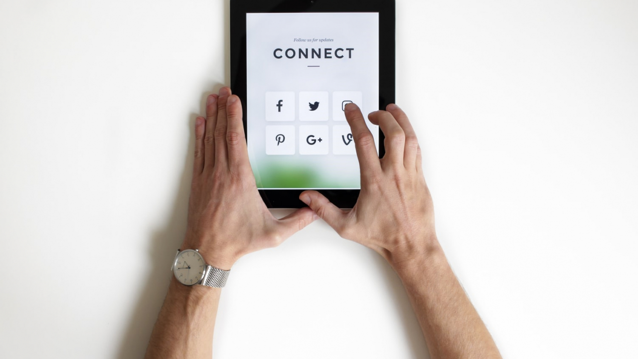 Tinerii întreprinzători se aliază cu Google pentru a forma competențe digitale