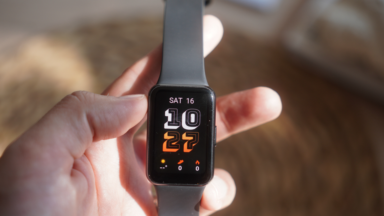 REVIEW Samsung Galaxy Fit3 - se poate și bun și ieftin?